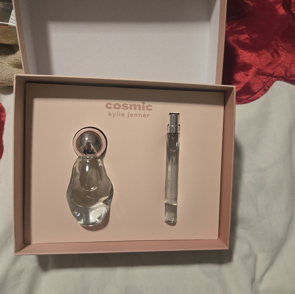 Cosmic Kylie Gift Set - Picture 3 of 3